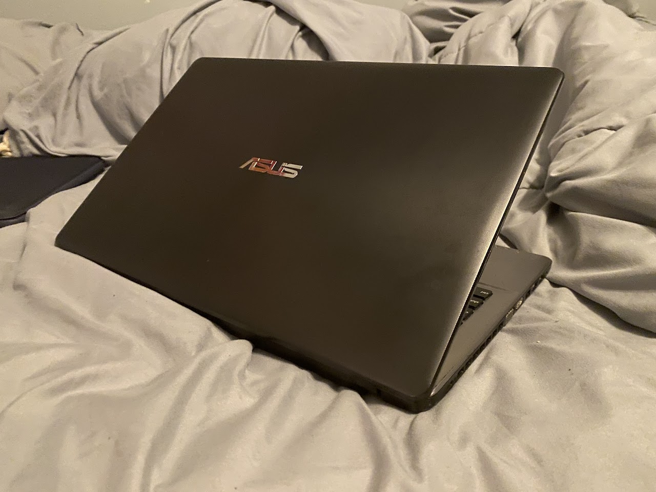 ASUS X550Z